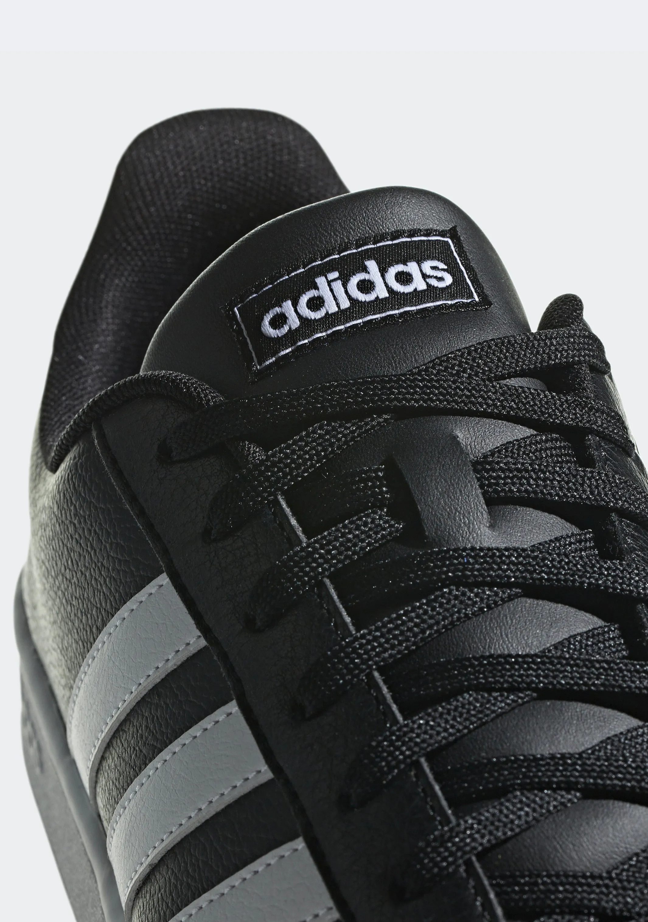 Adidas Men's Grand Court