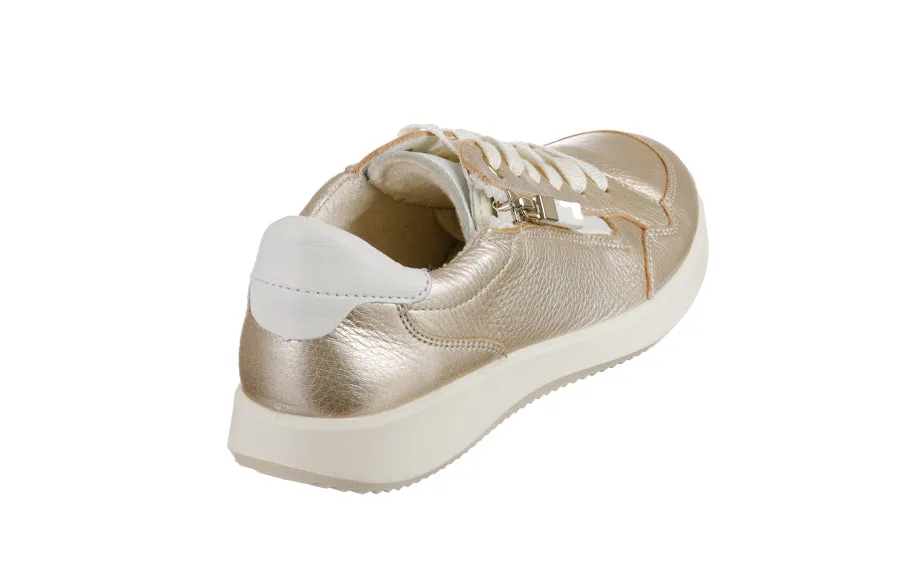 Ara Avery Platinum