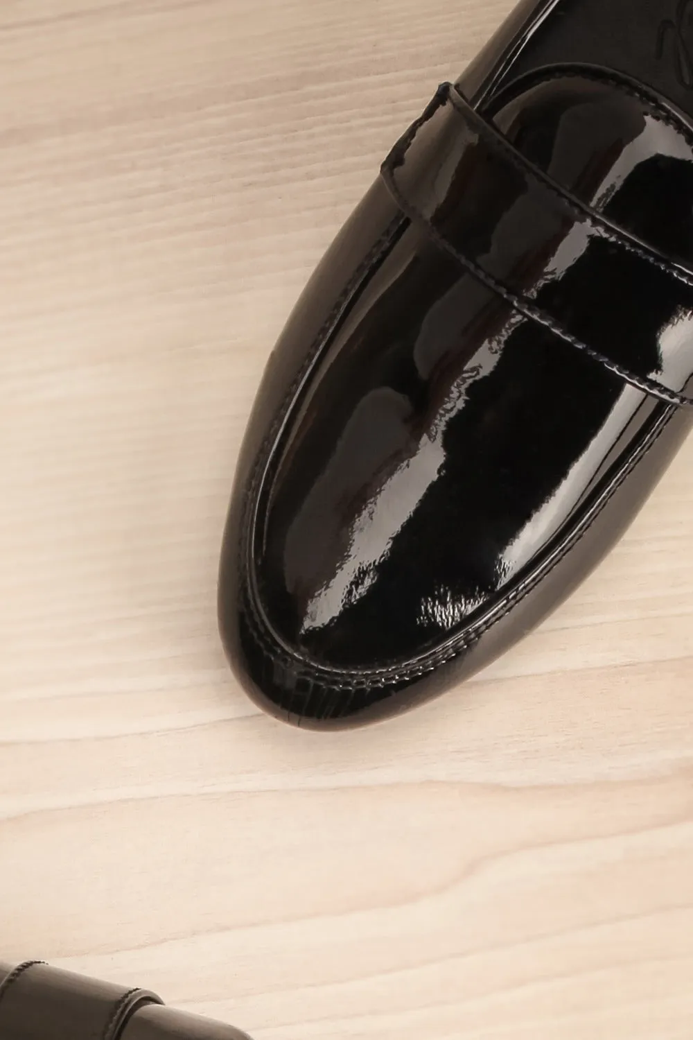 Papeete | Black Loafers