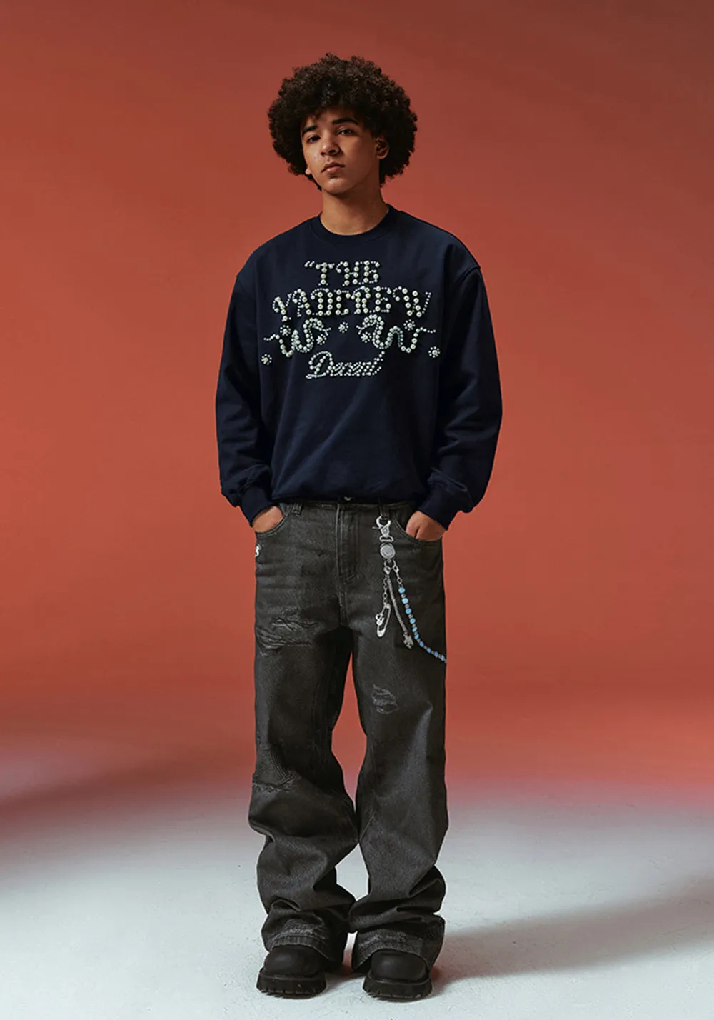 Pearl Text Snake Shadow Typography Sweatshirt