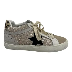 Shoes Sneakers By Clothes Mentor In Tan, Size:6.5