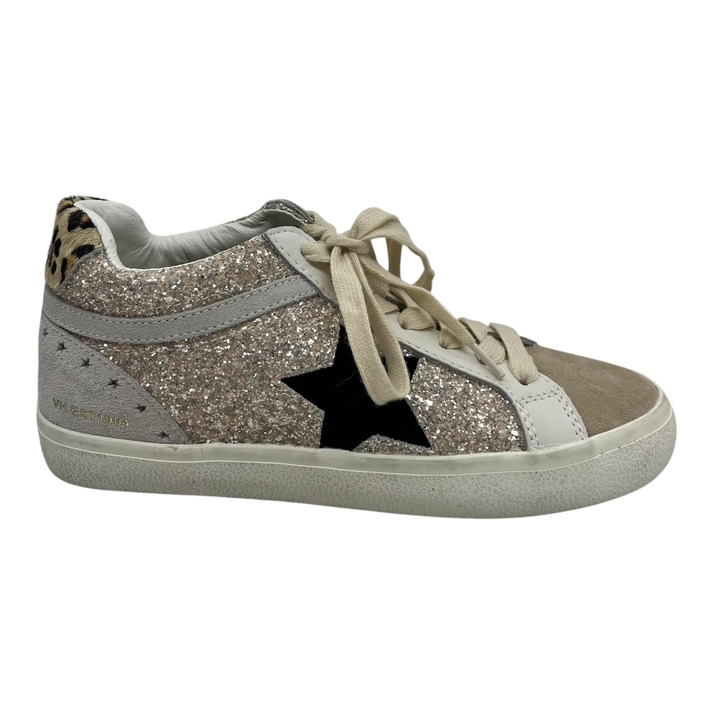 Shoes Sneakers By Clothes Mentor In Tan, Size:6.5