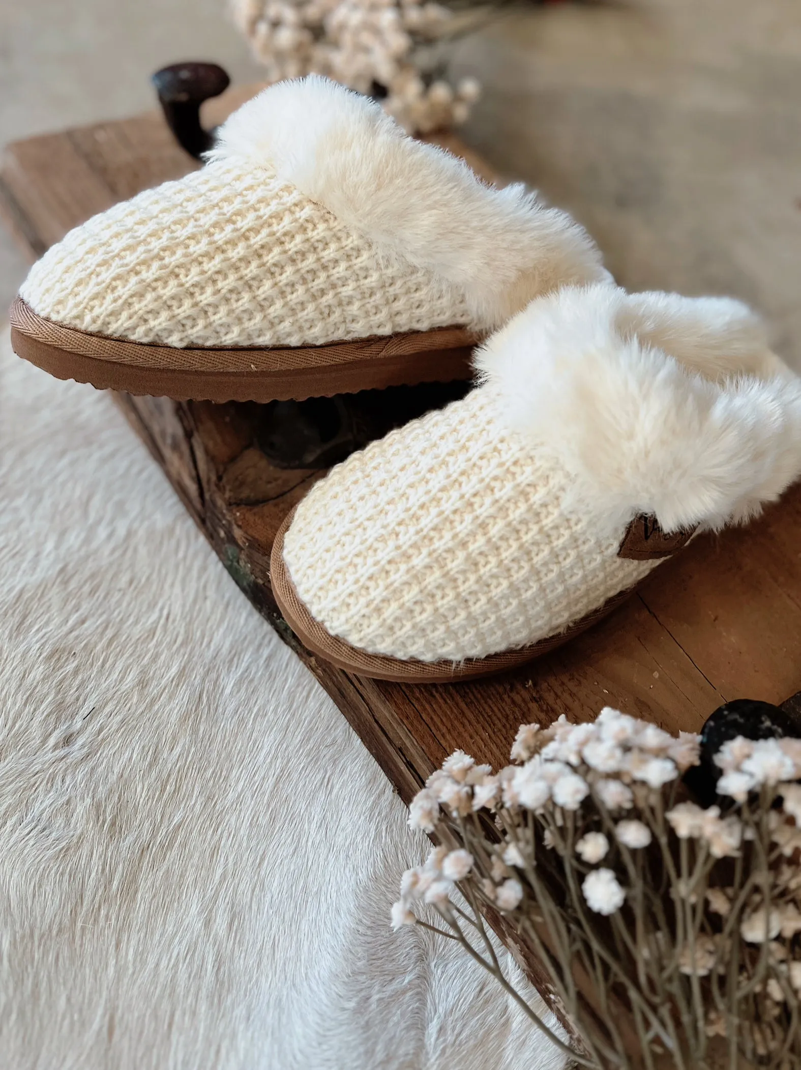 Very G Cream Sweater Knit Fuzzy Slippers*