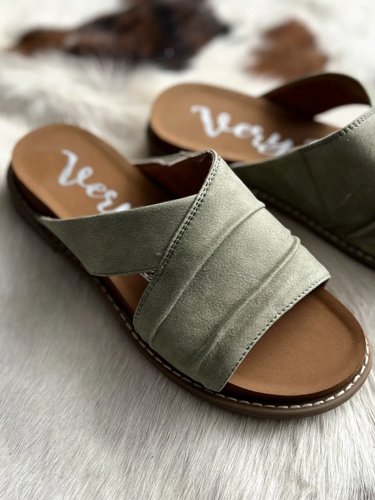 Very G Jolene Sage Sandals